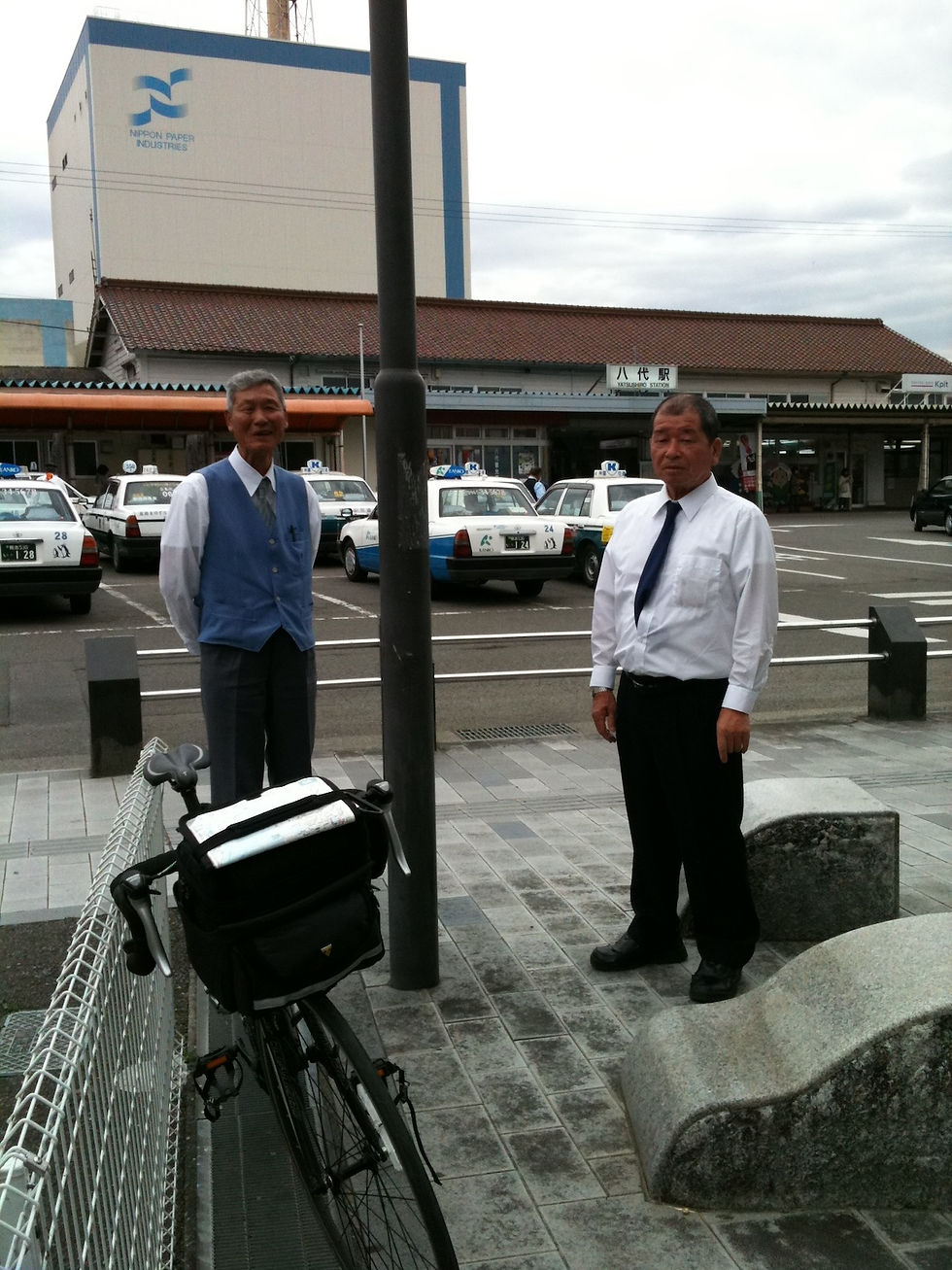 九州を自転車で回る旅の熊本編 八代市 駅前のタクシーのドライバーさん 親切