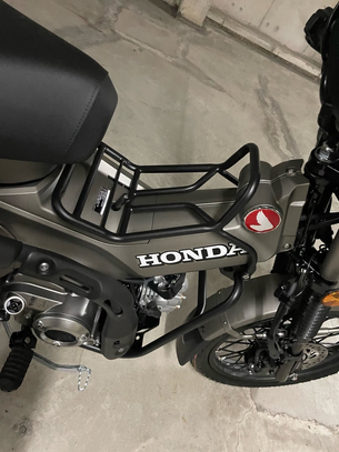 ハンターカブ CT125 JA65 グレイ 5 センターキャリア