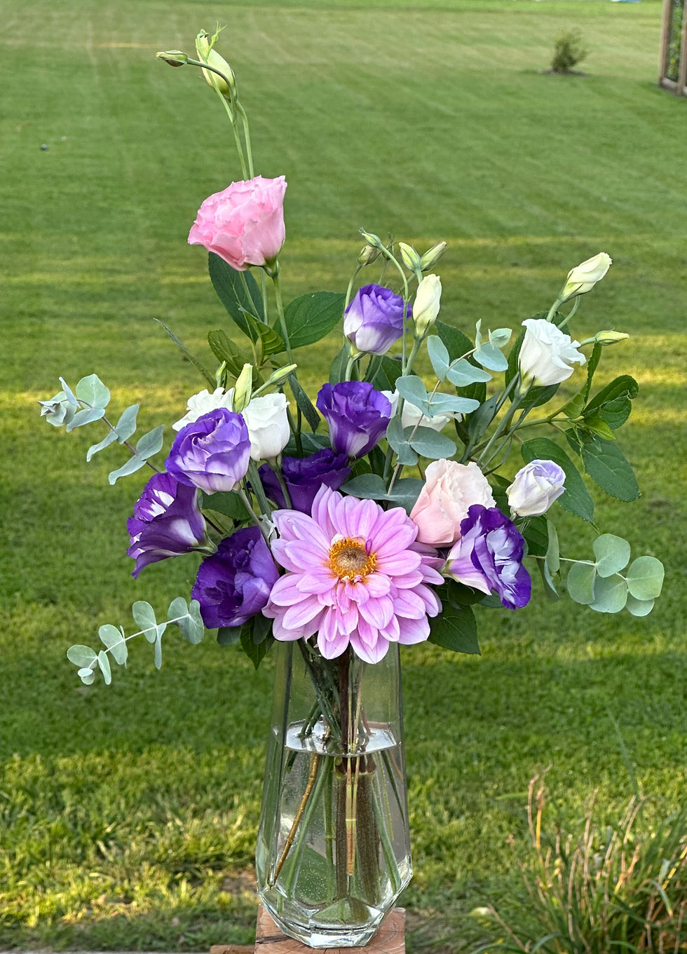 Small Fresh Cut Arrangement (vase included)