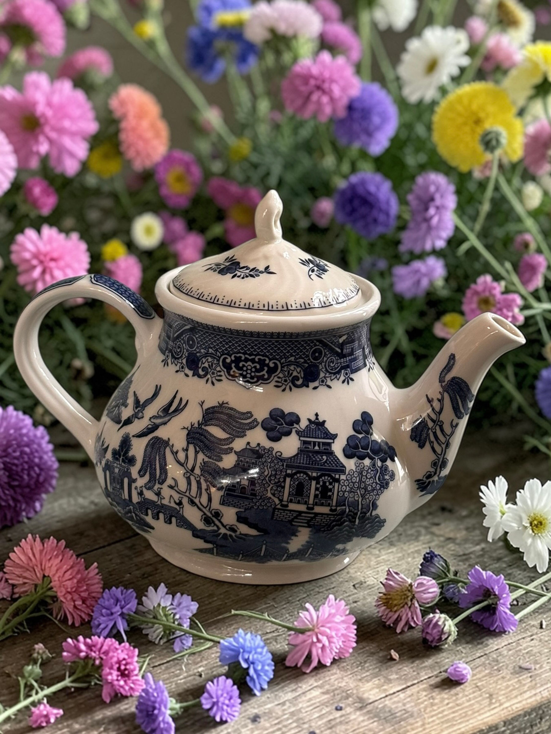 Vintage Churchill Blue Willow Teapot 