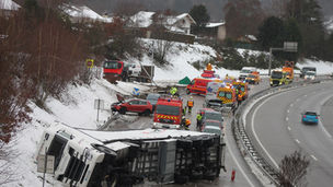 Saint-Nabord - Accident spectaculaire sur la RN57. Un poids lourd se couche, la circulation interrompue