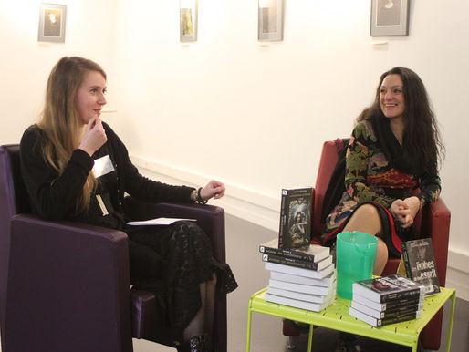 Épinal – La romancière, Laëtitia Reynders, en conférence à la BMI, lors des "Nuits de la lecture".