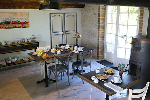 Petit déjeuner à la chaleur du poêle