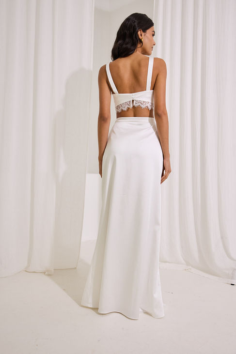 Moderne Standesamt-Mode aus der „Studios by Weise“-Kollektion 