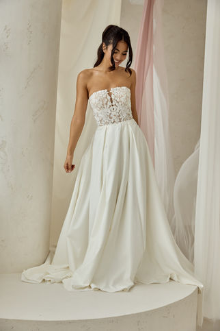 Kleid mit romantischem Brautkleid in Düsseldorf