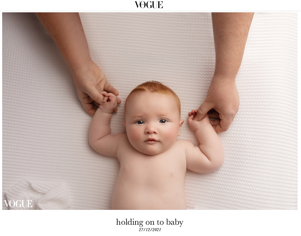 Newborn-photographer.png