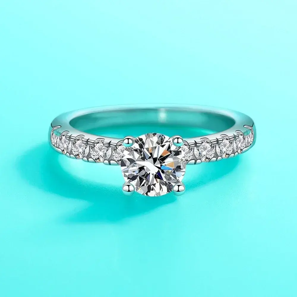 Cbtb Exquisite D Colur 1-3 Carat Moissanite Four Claw Ring for Women Wedding Ete