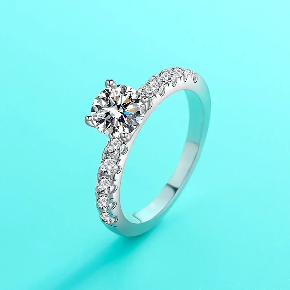 Cbtb Exquisite D Colur 1-3 Carat Moissanite Four Claw Ring for Women Wedding Ete