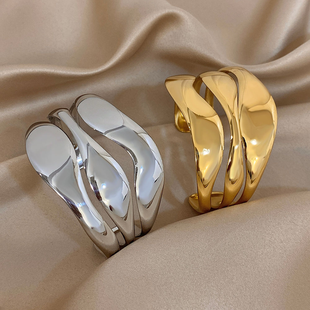 Classic Gold Bracelet