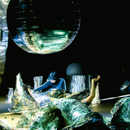 [中] 《共享一葉舟》---《THETA △》有感