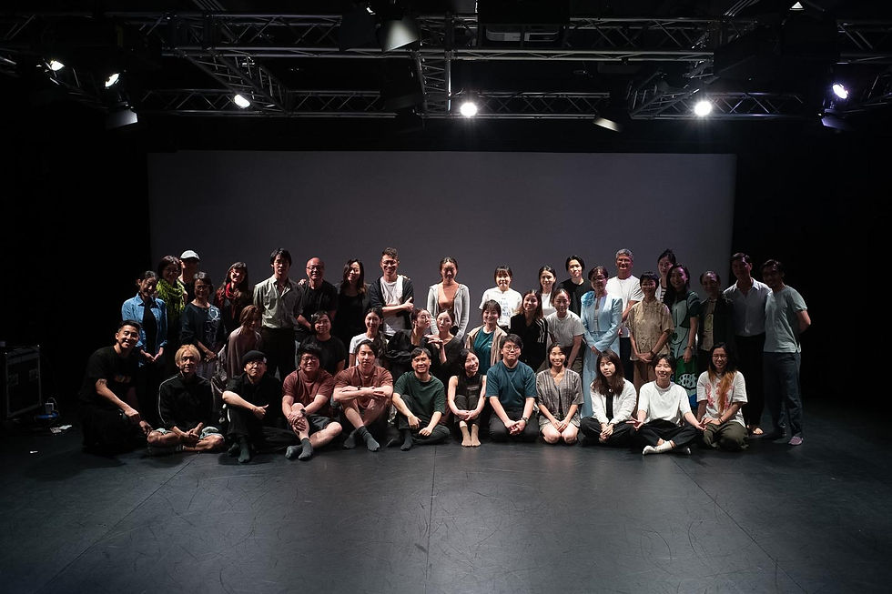 示範展演後,學員與觀眾合照留念/攝:Maximillian Cheng (照片由香港舞蹈聯盟提供)