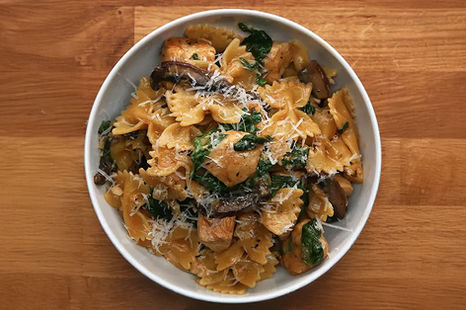 One-Pot Chicken and Mushroom Pasta