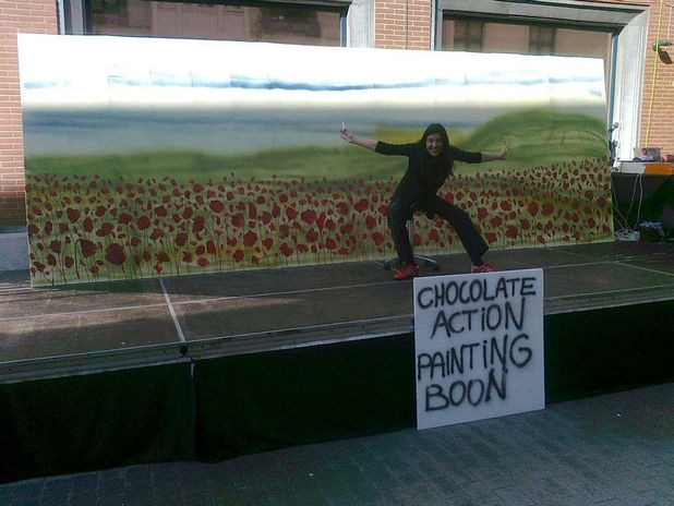 L'artiste Si Bollé peint en direct à Hasselt pour la Chocolaterie Boon - l'expérience Chocolat
