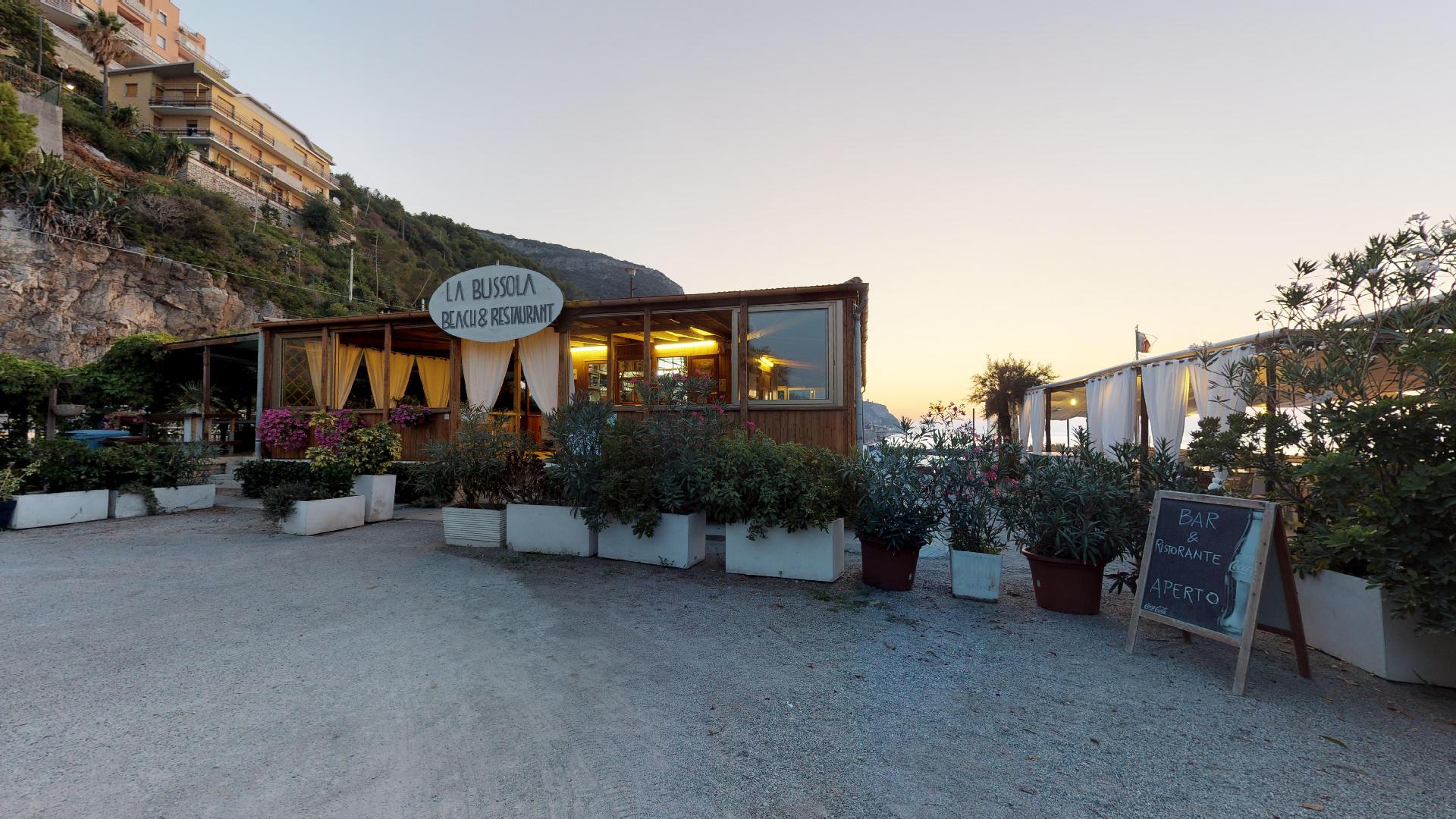 Bagni La Bussola Borgio Verezzi Beach And Restaurant