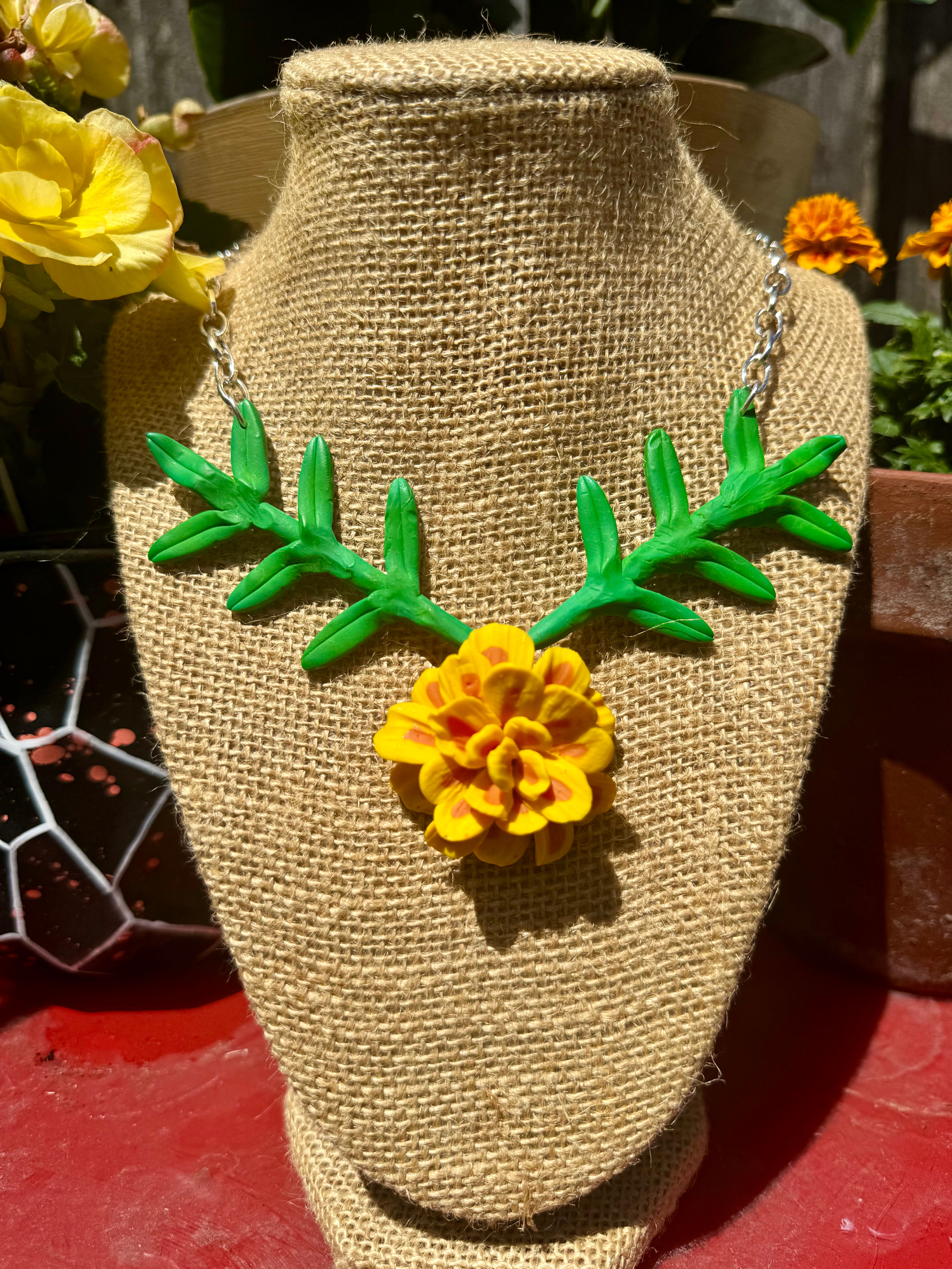 Marigold Collar