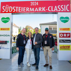 Der steirische Landeshauptmann Christopher Drexler mit den Organisatoren der Südsteiermark Classic beim Start in Gamlitz.