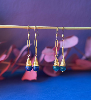 ThomineBijoux boucles d'oreille AERIA cône lapis lazuli apatite.jpg