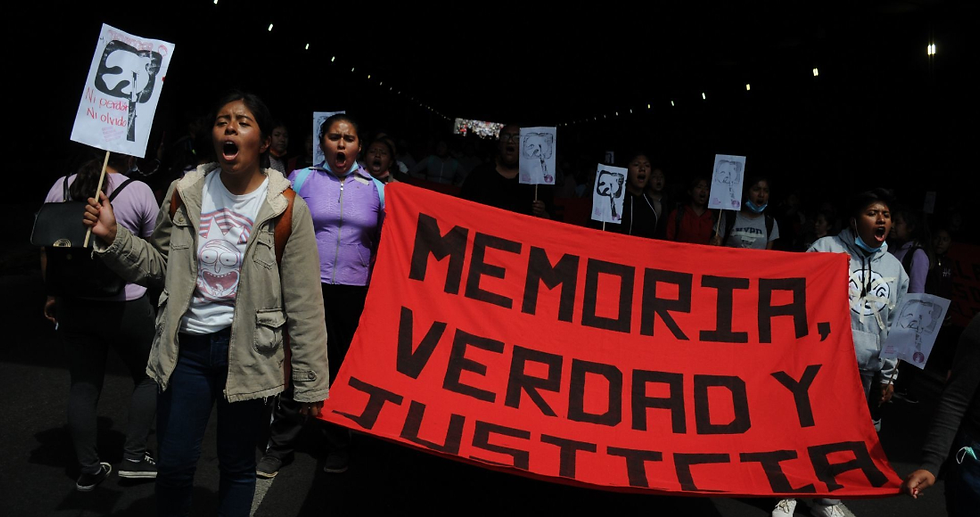 Aunque los aliados de Moreno Cárdenas y la oposición insisten en llamar su agresión una respuesta y hasta buscan culpar a Morena de “autoritarismo”, es precisamente el PRI el que ha gobernado con sangre y persecución política, pues no hay que olvidar que en su historial incluye episodios que van de la matanza de Tlatelolco a Atenco, de Aguas Blancas a Acteal, pasando por la Guerra Sucia y violaciones sistemáticas a los derechos humanos que dejaron miles de víctimas.