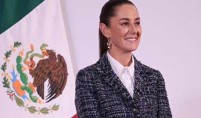 Sheinbaum denunció que los amparos presentados a nombre de los hijos de López Obrador son falsos y parte de una campaña de desprestigio.