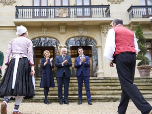Vascos exigen al rey de España que pida perdón por el bombardeo de Guernica de 1937.