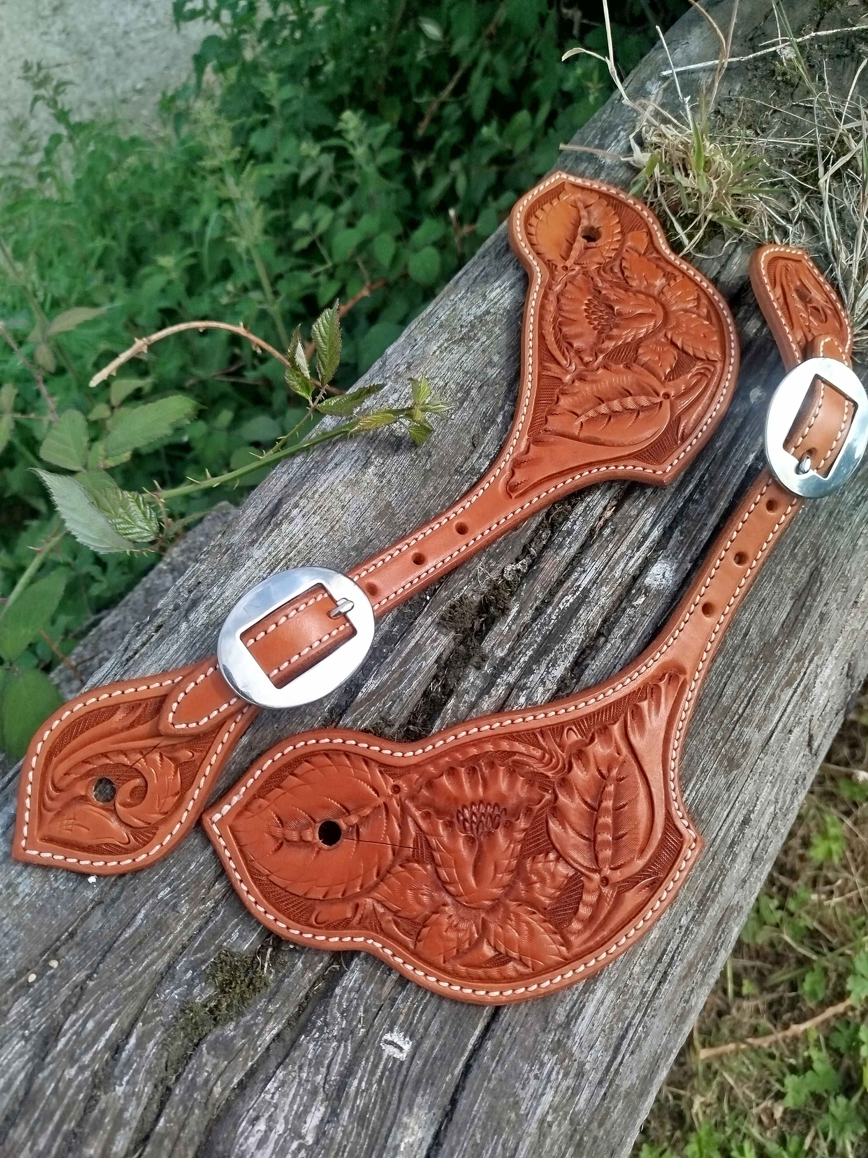 Spur straps 
