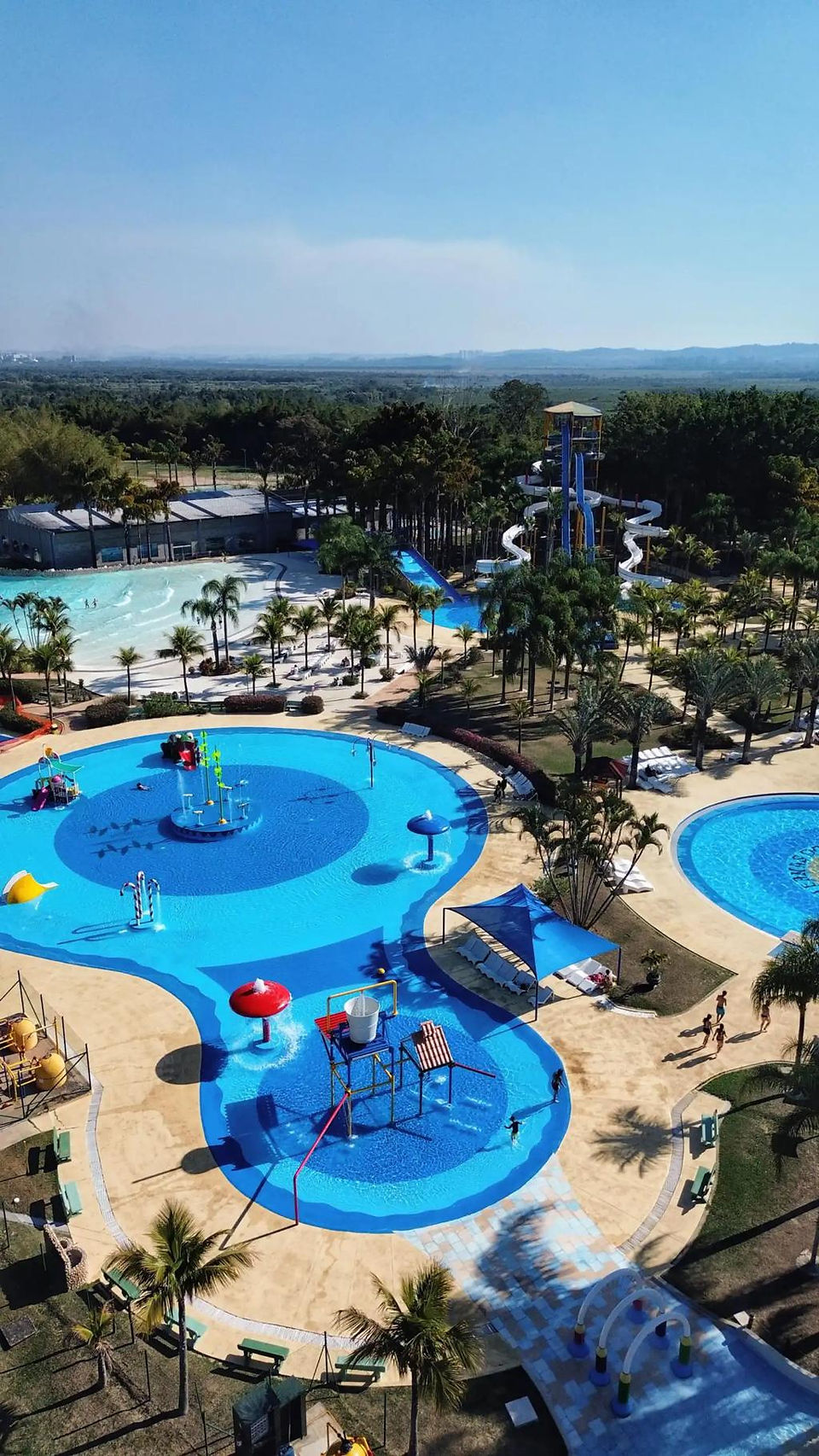 club com piscina 