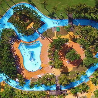 club com piscina