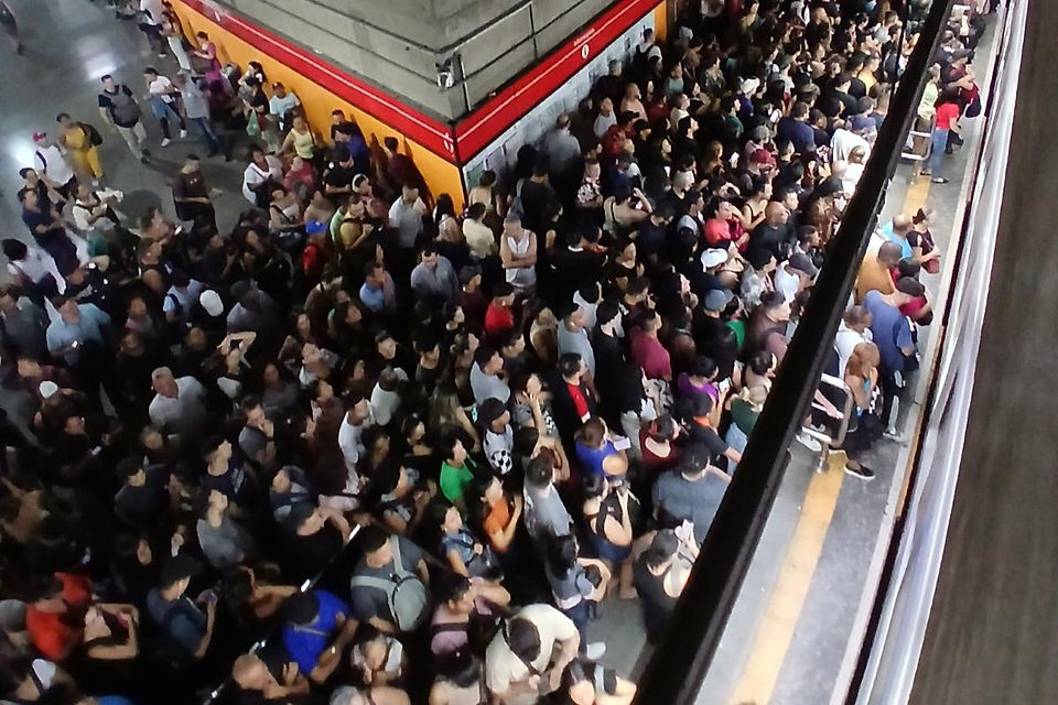 foto do mapa do metro de são paulo 