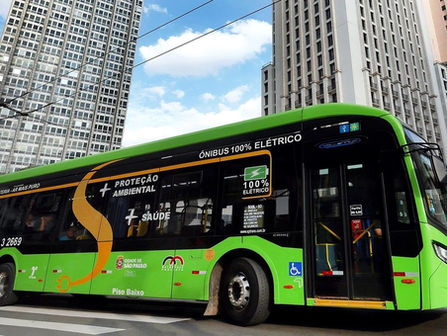 A Prefeitura de São Paulo abriu crédito adicional de R$ 105,5 milhões para reforçar o subsídio ao sistema municipal de ônibus e garantir a continuidade da operação sem mudanças na política tarifária.
