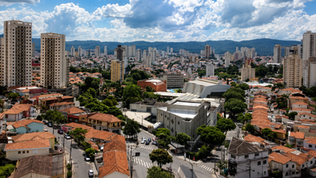 Vista aérea do Mandaqui, um dos bairros mais tradicionais da Zona Norte de São Paulo, conhecido por sua infraestrutura e proximidade com a Serra da Cantareira.