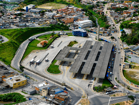 Cidade Tiradentes reúne milhares de moradias, comércio em expansão e importantes equipamentos públicos, formando uma das regiões mais populosas da Zona Leste de São Paulo.
