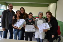 Tapiraí - Merendeiros ganham kit de uniforme