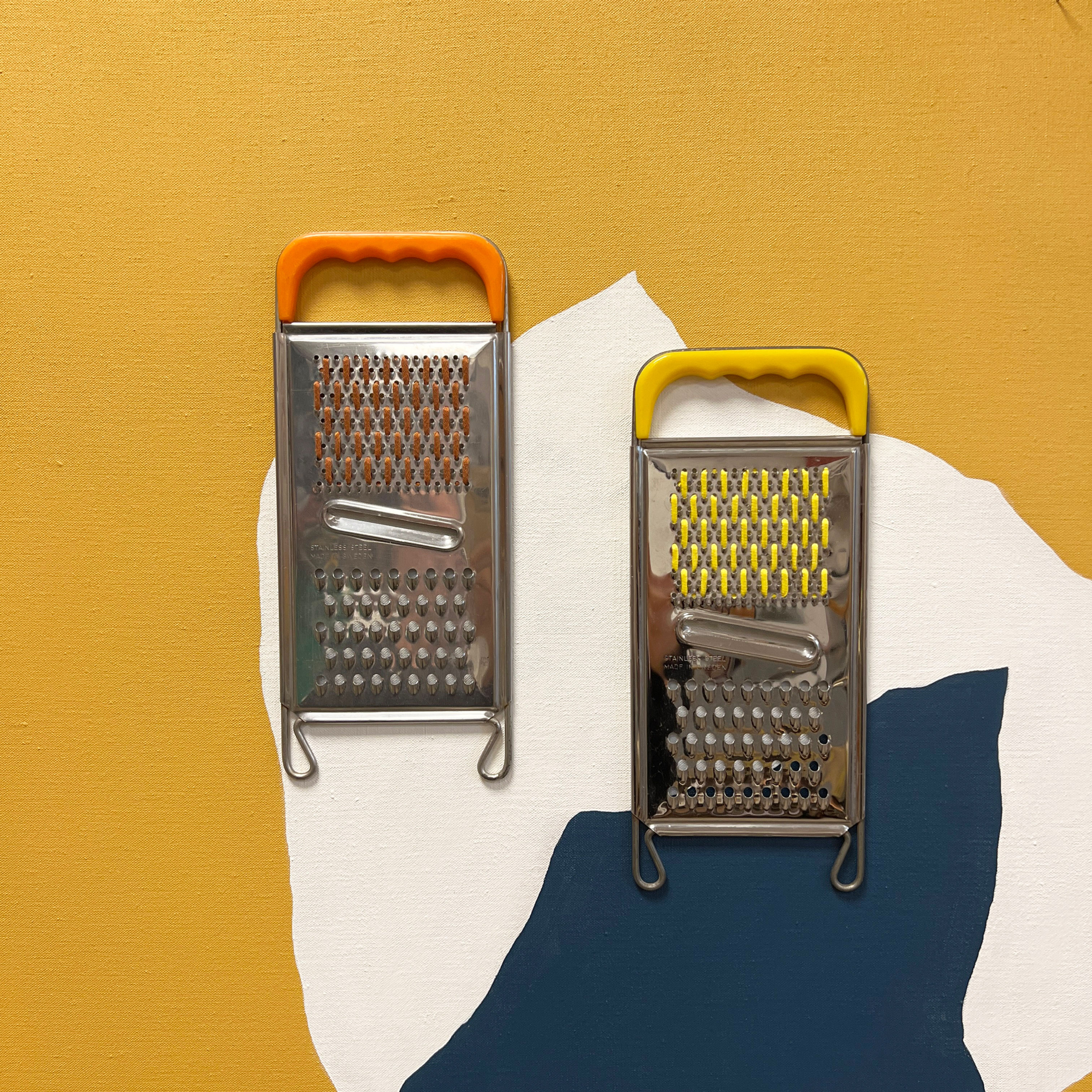 Duo de râpes suédoises brodées 1970/2023