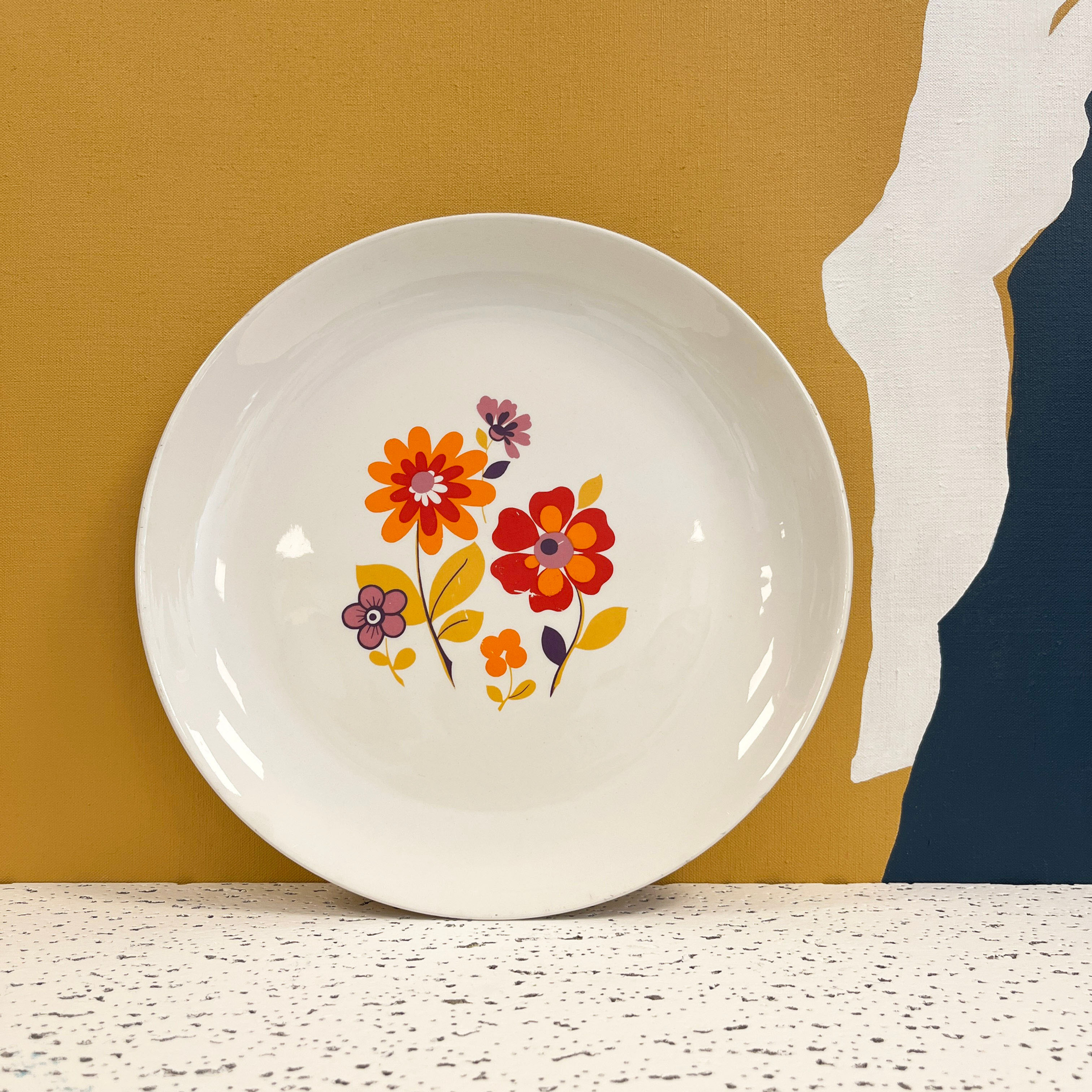 Plat en porcelaine de la manufacture du Moulin des Loups Orchies 1970