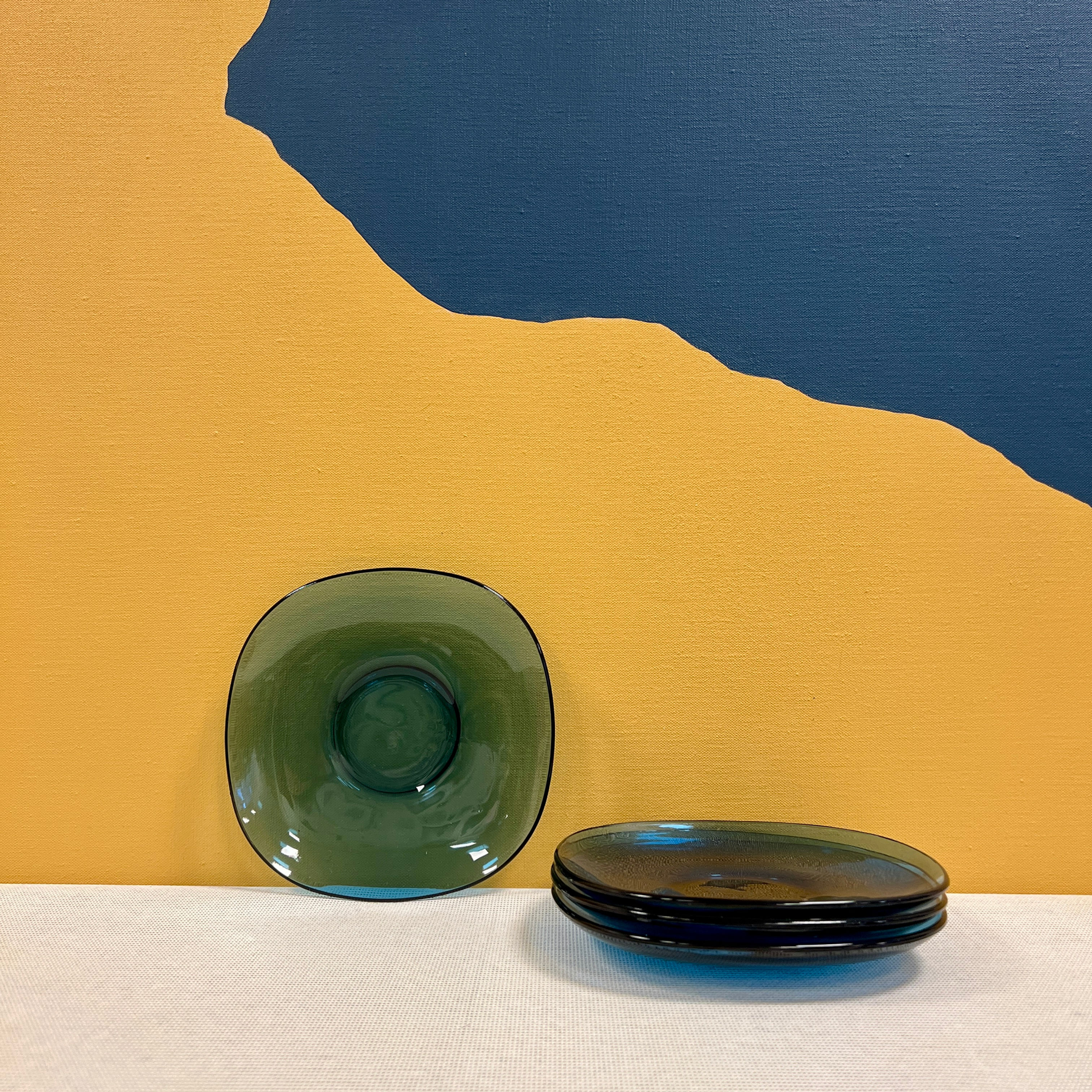 Assiettes en verre trempé bleu Vereco, années 1970