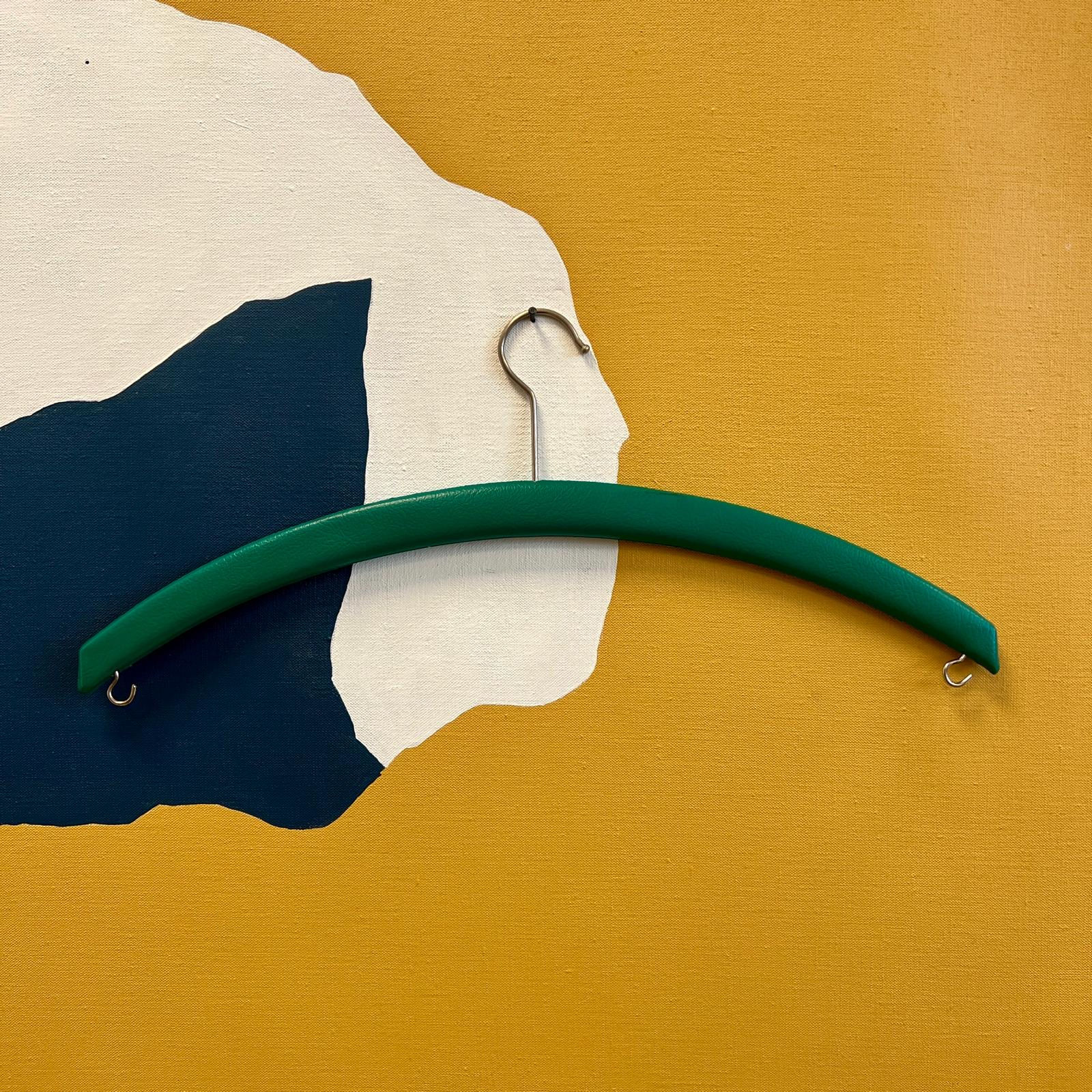 Cintre en Skaï vert années 1960