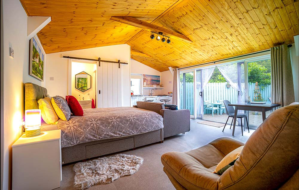 Voucher - 1 Night Stay - Sauna & Float - 2 People