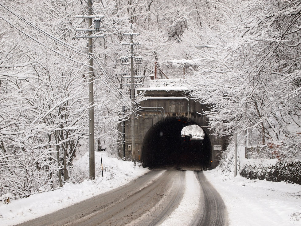 Travel safely via highway bus or 4WD rental car directly to Sawando Onsen.