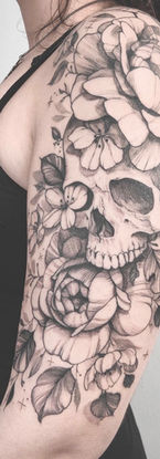 Sen Tattoo- Fine Line tattoo artist , zurich tattoo , floral tattoo artist zurich