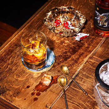 Drink auf Eis, Bar
Foodstyling by Langothsisters
© Michael Stelzhammer
Wien