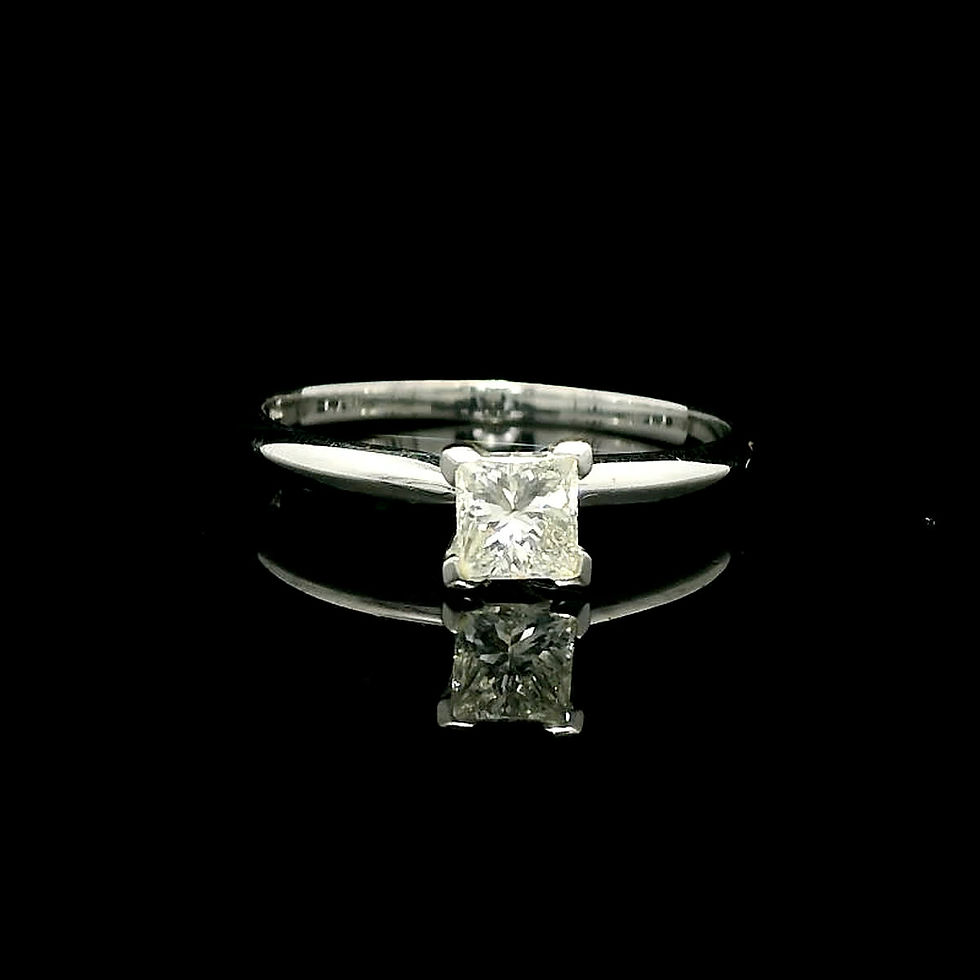 Thumbnail: Princess Cut Brilliant Diamond Solitaire Ring in White Gold