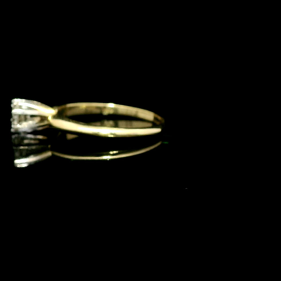 Thumbnail: Round Brilliant Cut Diamond Solitaire Ring in Yellow Gold