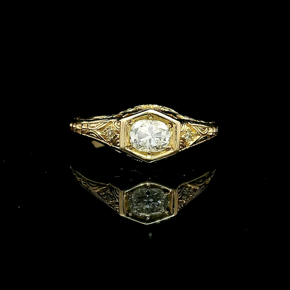 Thumbnail: Vintage Hexagonal Oval Brilliant Diamond Yellow Gold Filigree Ring