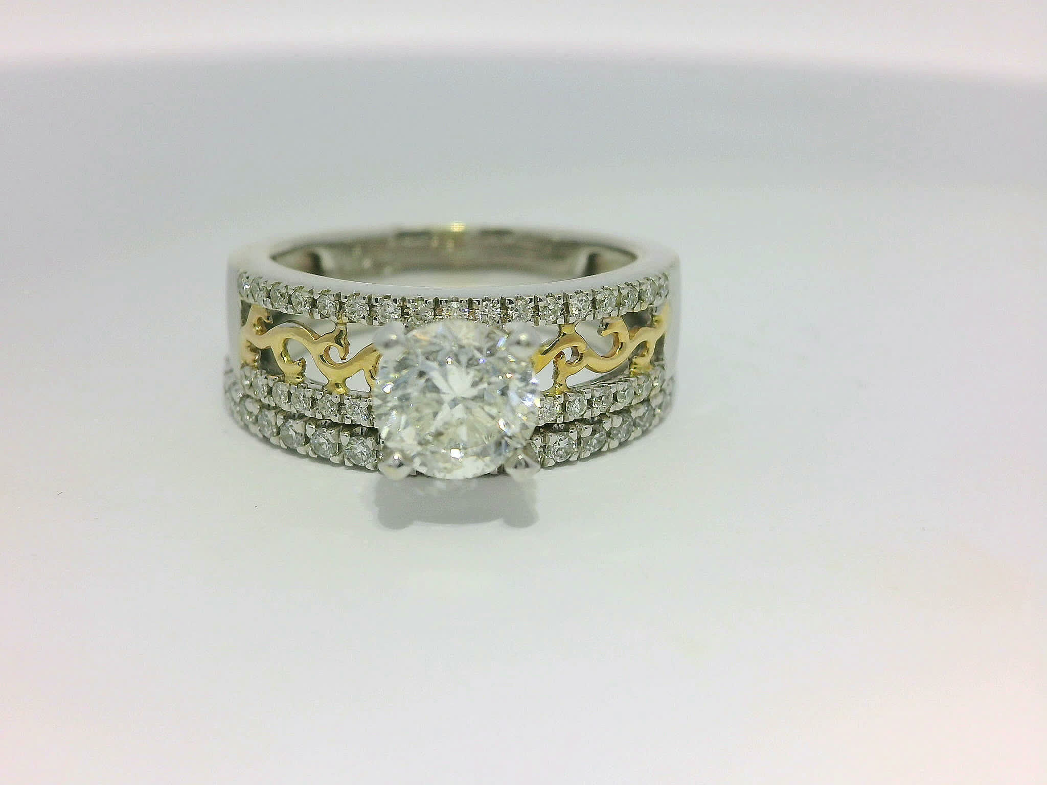 Round Brilliant Cut Diamond Two-Tone Filigree Solitaire Ring