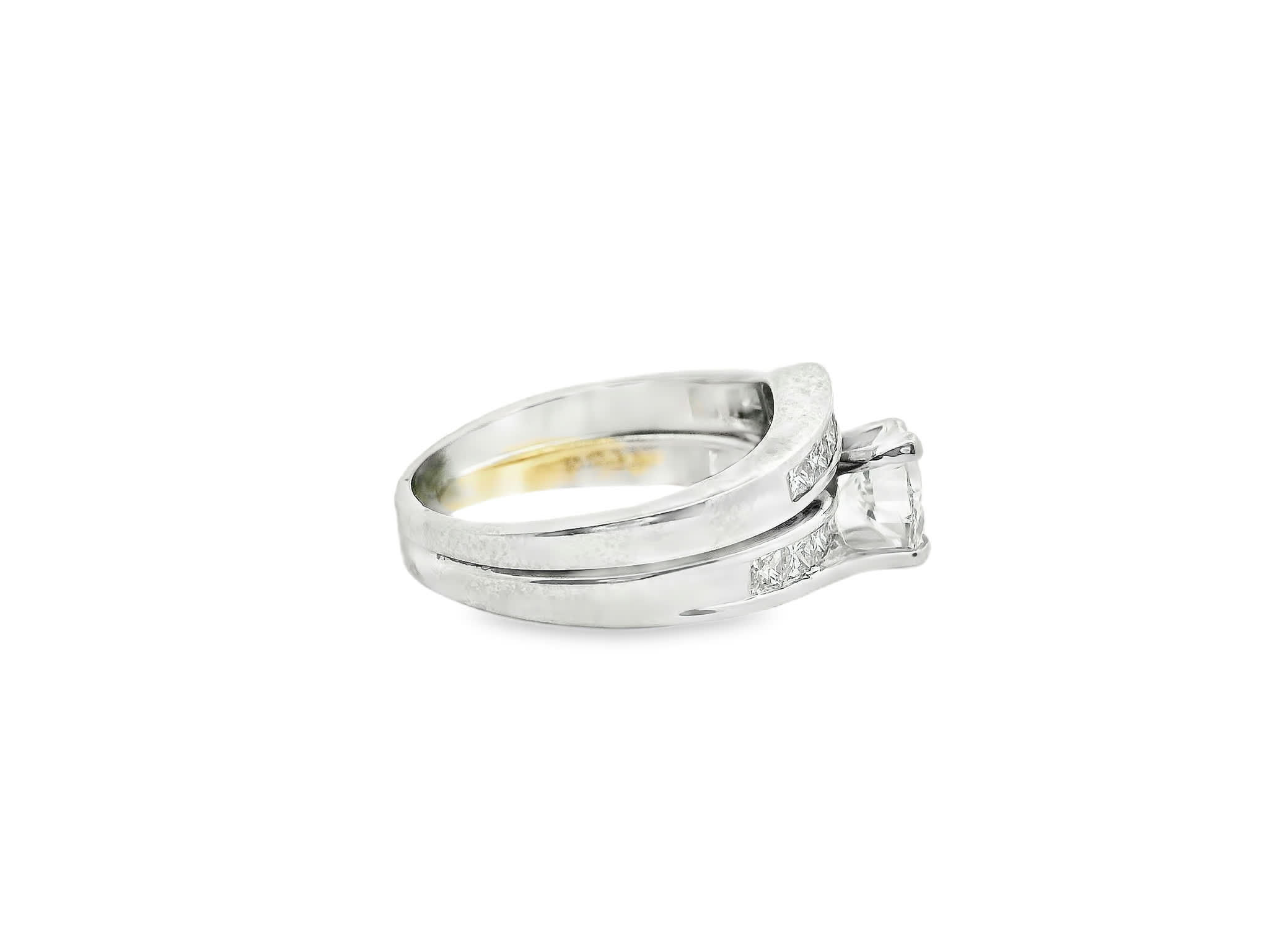 Round Brilliant Diamond Solitaire White Gold Bridal Set with Princess Cut