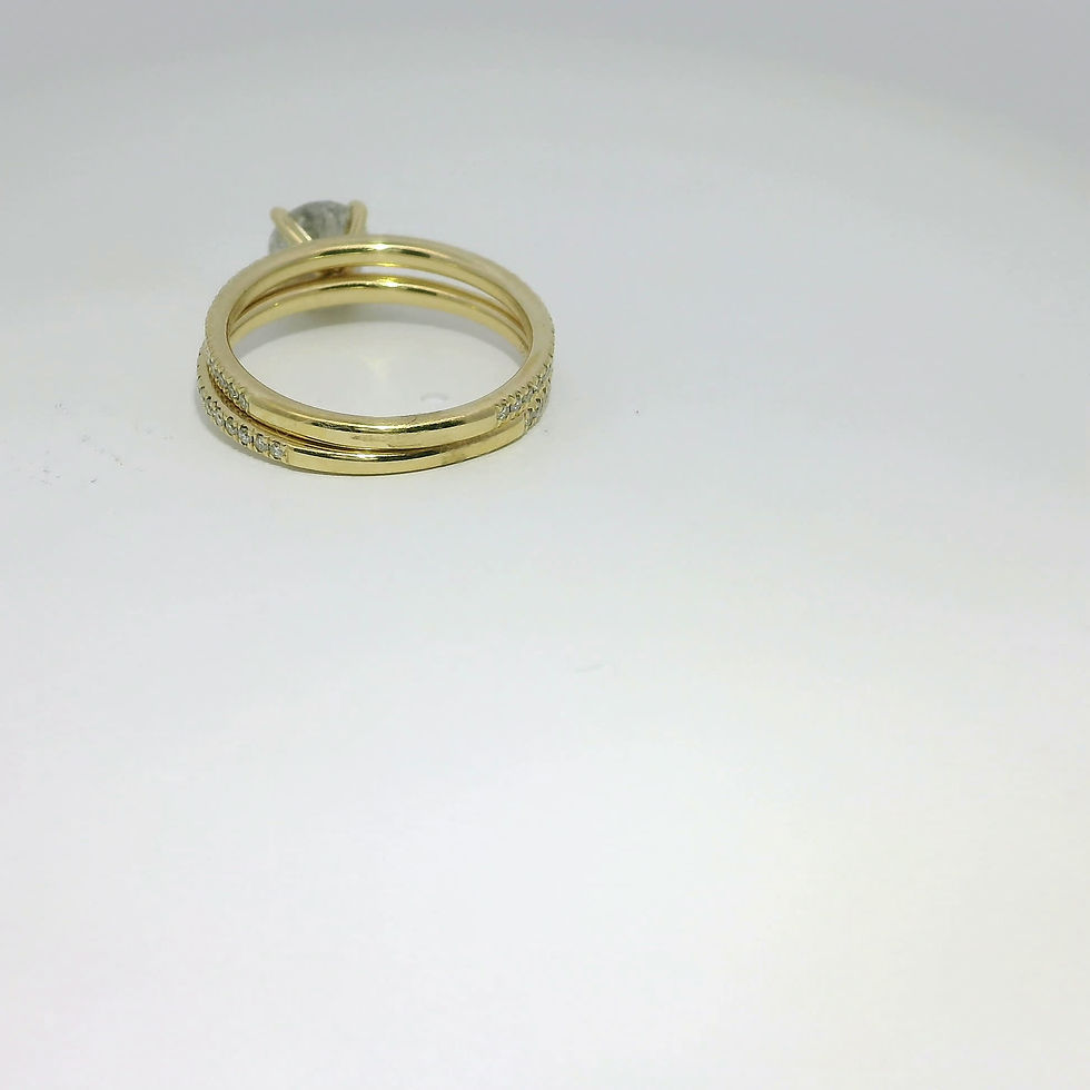 Thumbnail: Round Brilliant Diamond Yellow Gold Pav Bridal Set