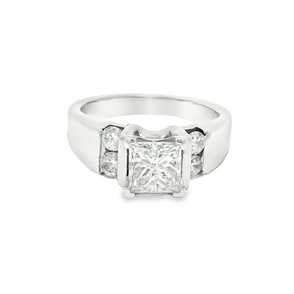 Thumbnail: Princess Cut Brilliant Diamond Engagement Ring in PLT
