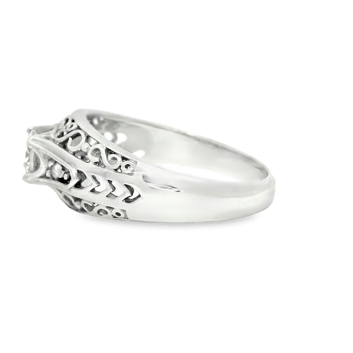 Round Brilliant Diamond Filigree Solitaire Ring in White Gold