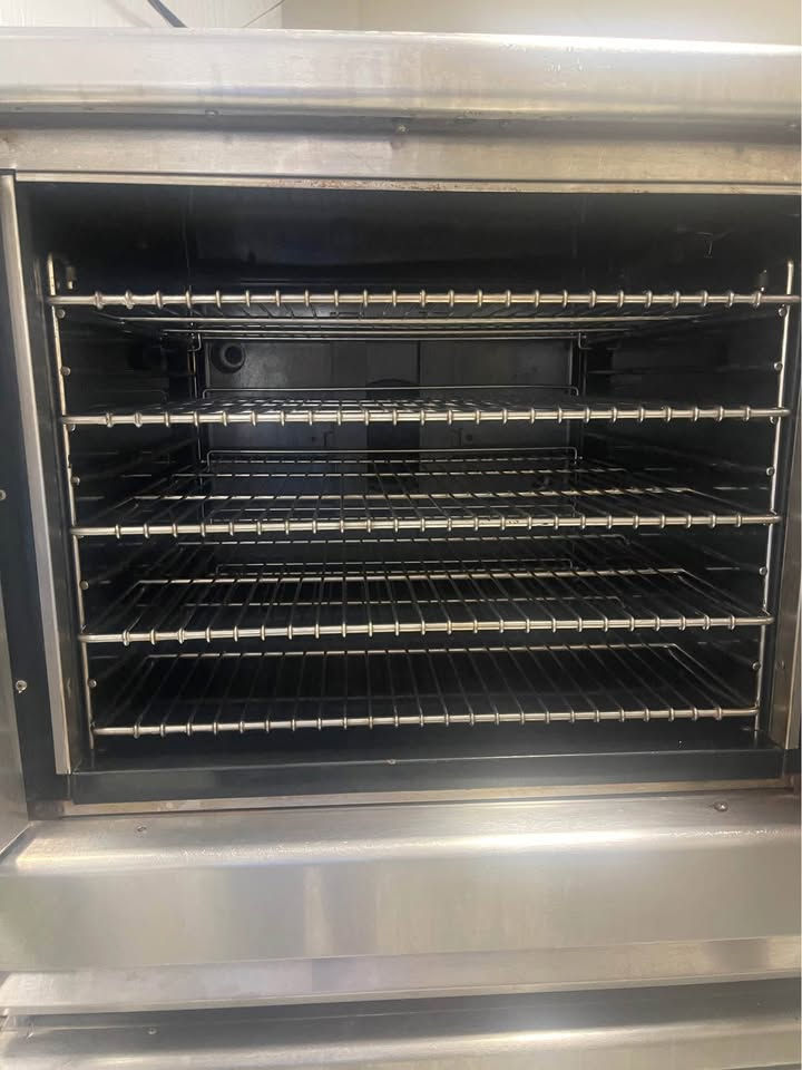 Montague Oven 2