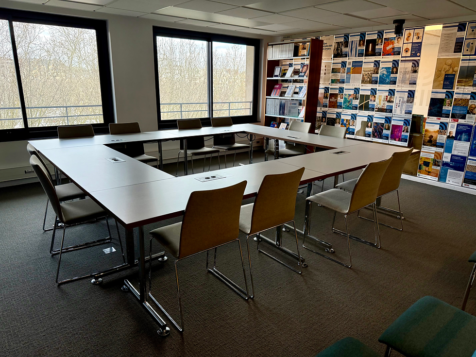 A classroom right on the Seine